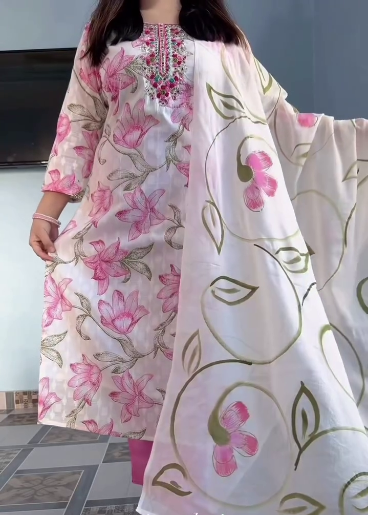 🌸✨ Blush Bloom Floral Embroidered Kurta with Elegant Dupatta Set 💖🌿