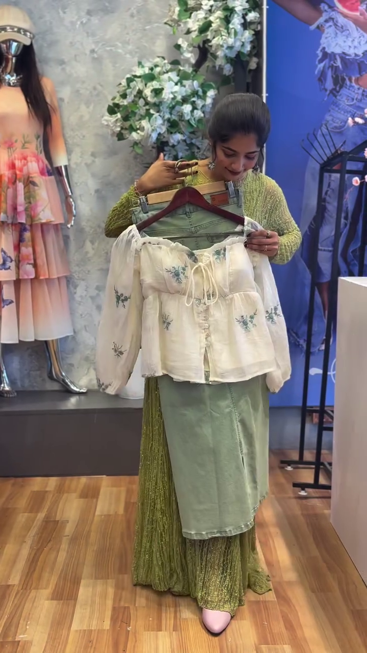 🌿✨ Mint Dream Floral Corset Top with Denim Skirt Co-Ord Set 💚👗