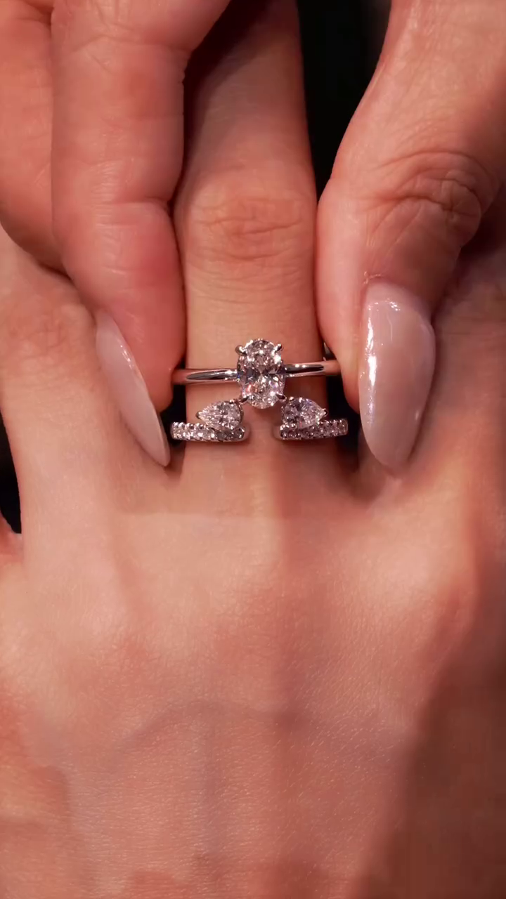 Luxury Floral Sparkle Statement Ring for Women | Elegant Bridal, Party & Anniversary Crystal Jewelry 💎🌸