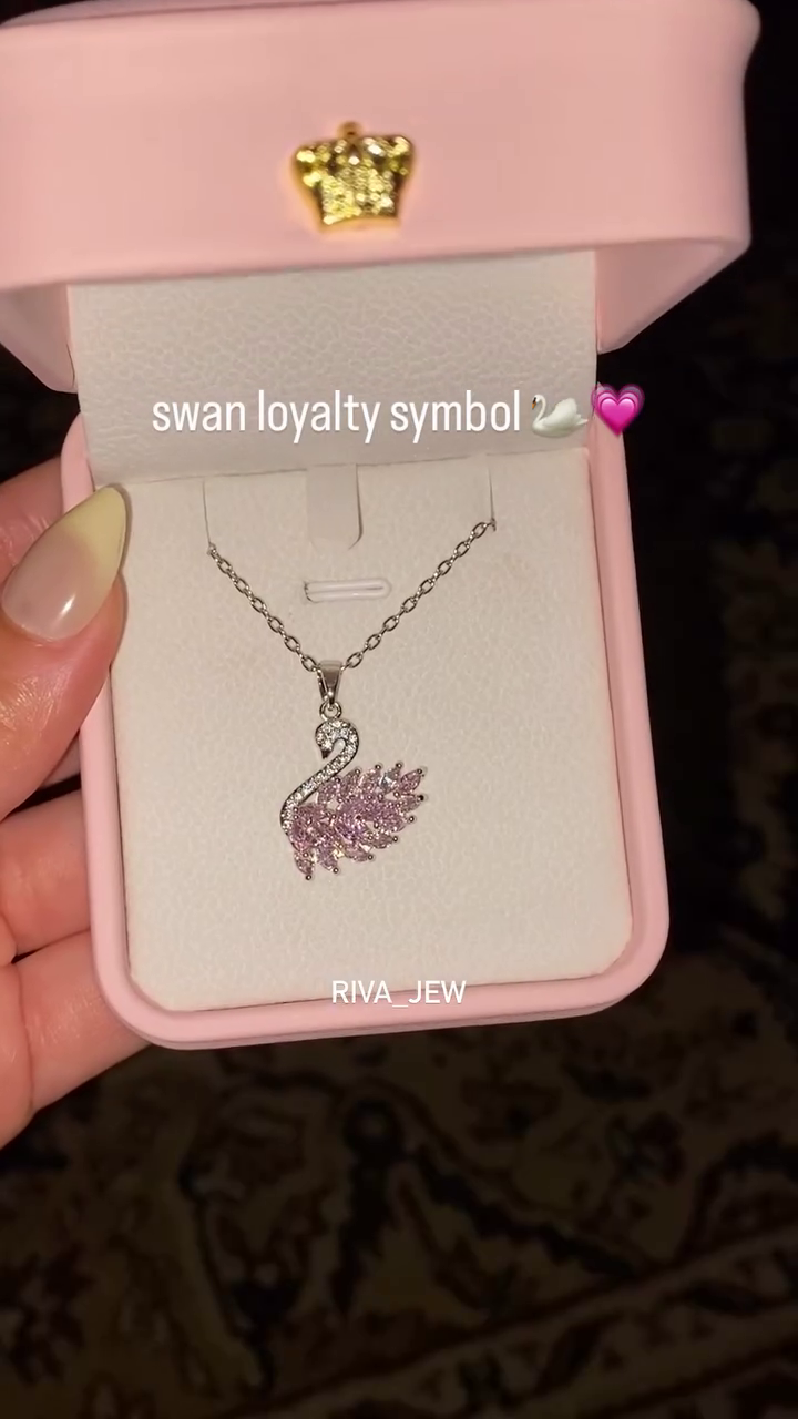 Enchanted Swan Love Crystal Pendant Necklace for Women | Elegant Pink Sparkle Swan Charm Adjustable Chain Jewelry ✨🌸