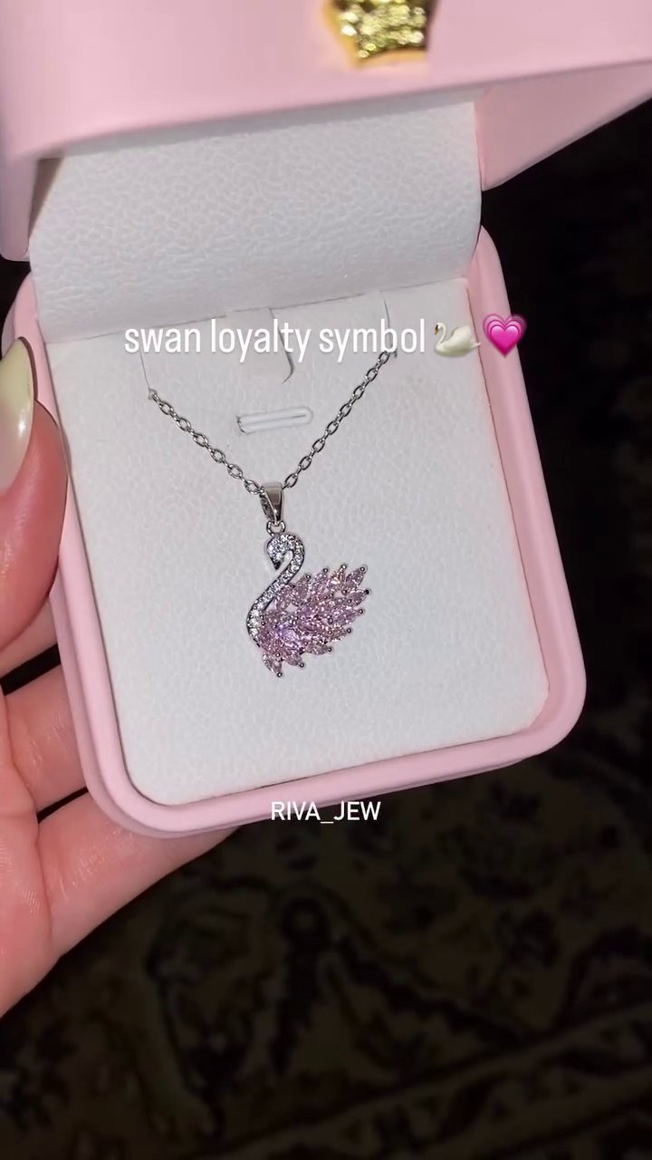 Enchanted Swan Love Crystal Pendant Necklace for Women | Elegant Pink Sparkle Swan Charm Adjustable Chain Jewelry ✨🌸