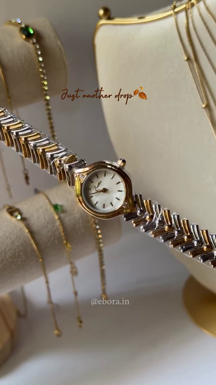 Vintage Oval Gold-Tone Bracelet Watch for Women | Classic Elegant Fashion Timepiece with Stretch Band 💖🌸
