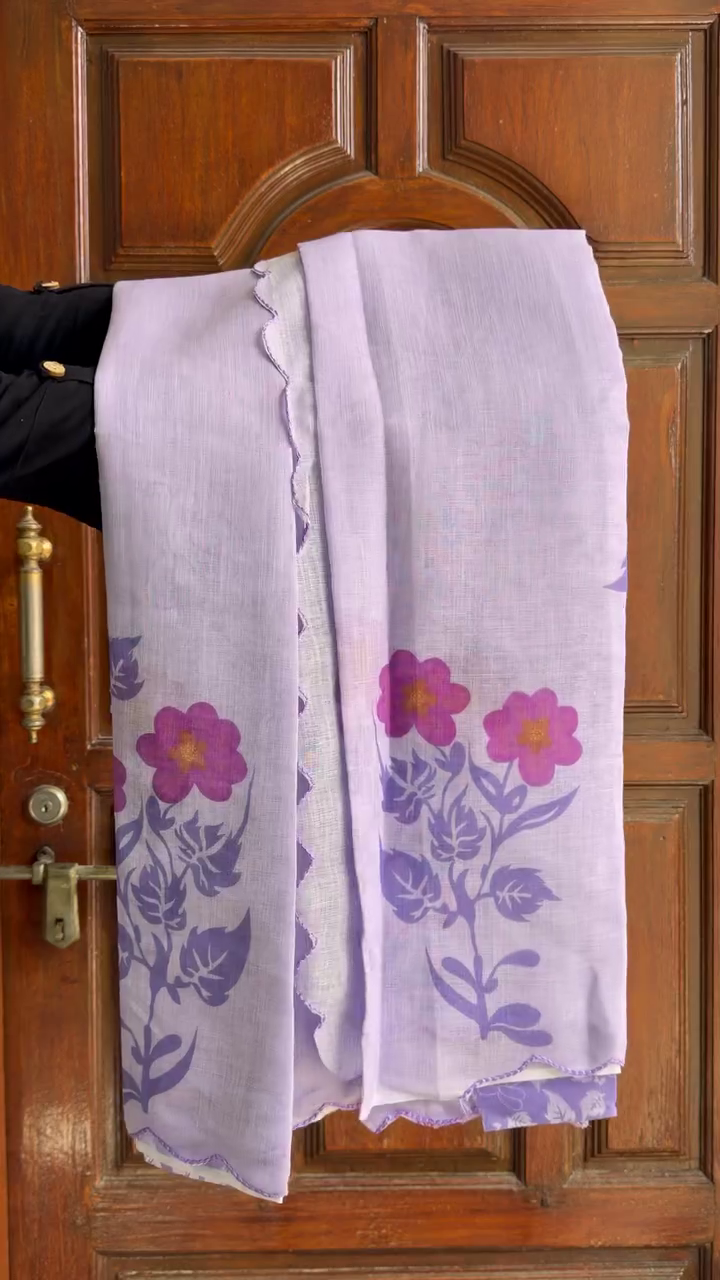 🌼 Premium Lime Green Floral Printed Ethnic Dupatta with Oversized Daisy Motifs & Tassel Detailing – Elegant Lightweight Traditional Statement Dupatta for Women 🌼