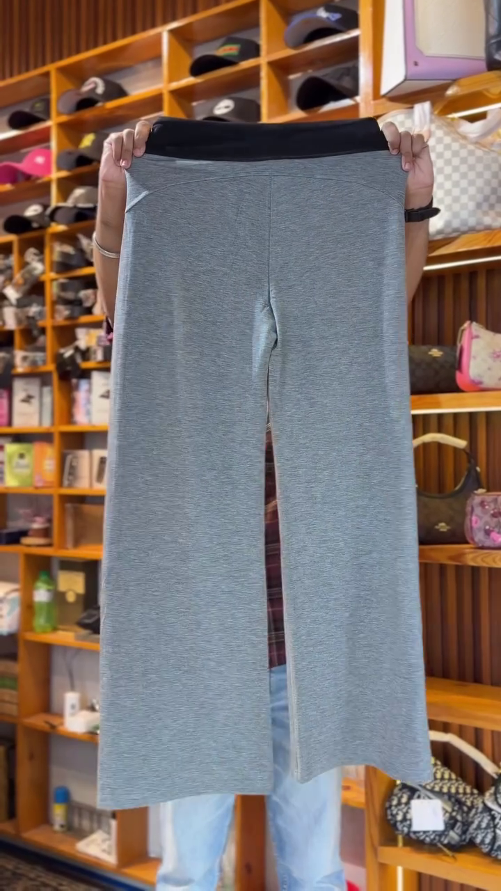 🩶 Women’s Premium Grey Wide-Leg Drawstring Casual Pants – Relaxed Straight-to-Wide Fit with Comfortable Elastic Waistband, Adjustable Drawcord & Minimal Everyday Streetwear Design ✨👖