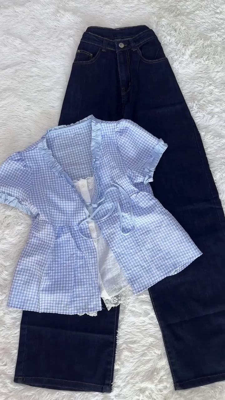 Vintage-Inspired Red and White Gingham Patterned Short-Sleeve Cardigan with Front Tie-Up Ribbon Paired with Dark Wash Straight-Fit Denims 👖