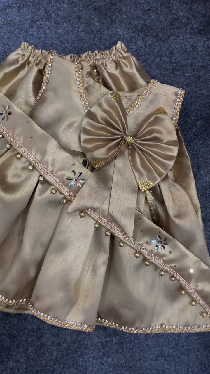 Exquisite Traditional Golden Silk Ethnic Kurta and Gathered Skirt Set Embellished with Mirror Work and Tassels ✨