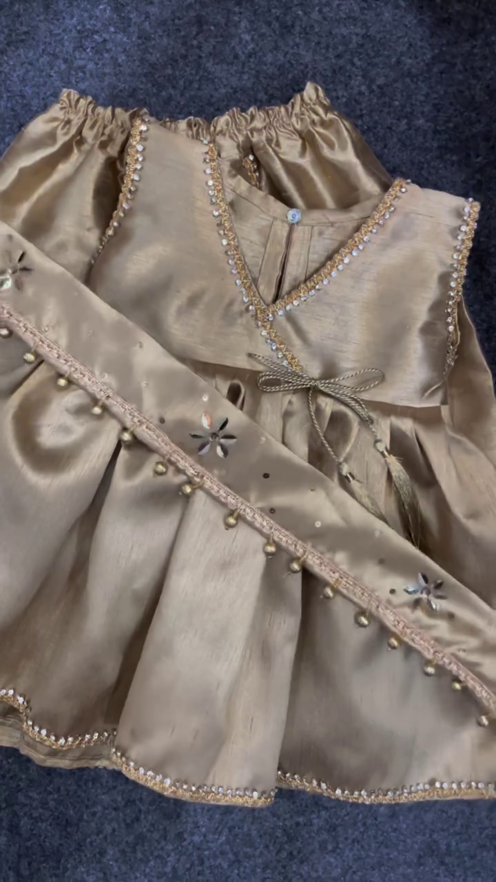 Exquisite Traditional Golden Silk Ethnic Kurta and Gathered Skirt Set Embellished with Mirror Work and Tassels ✨