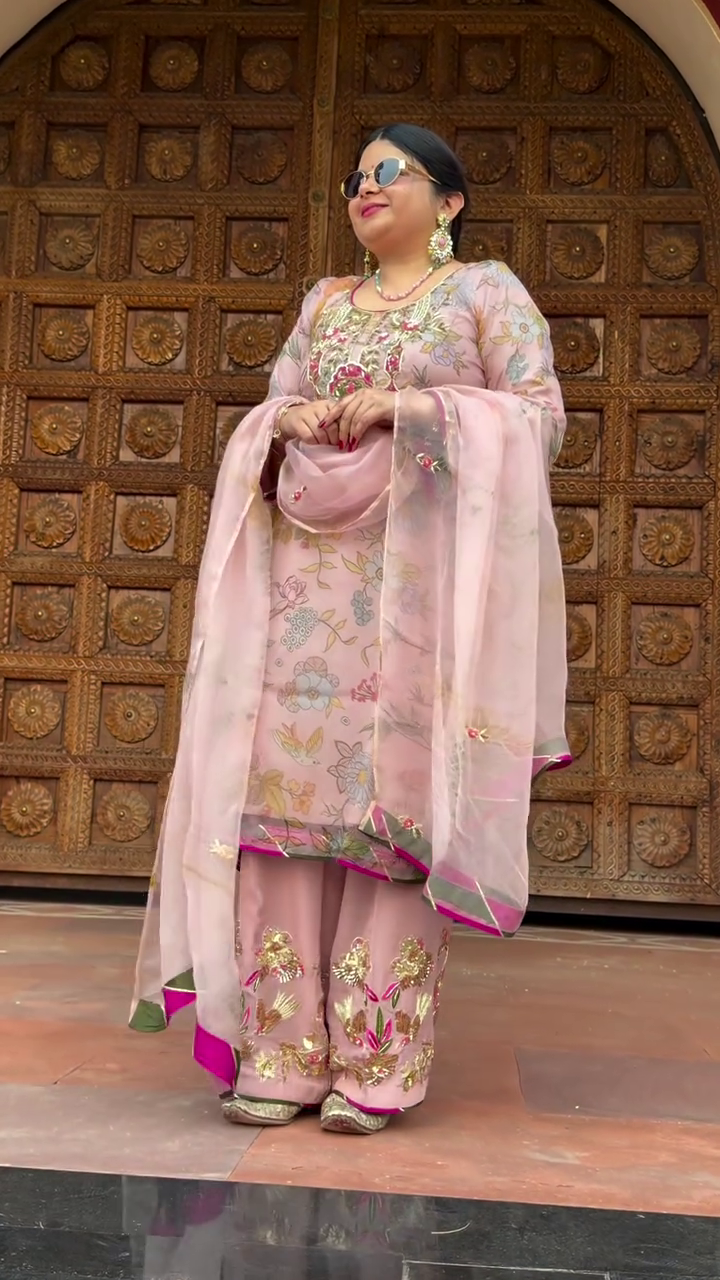 Elegant Pastel Pink Georgette Kurti and Palazzo Suit Set with Delicate Floral Embroidery and Matching Sheer Dupatta 💕