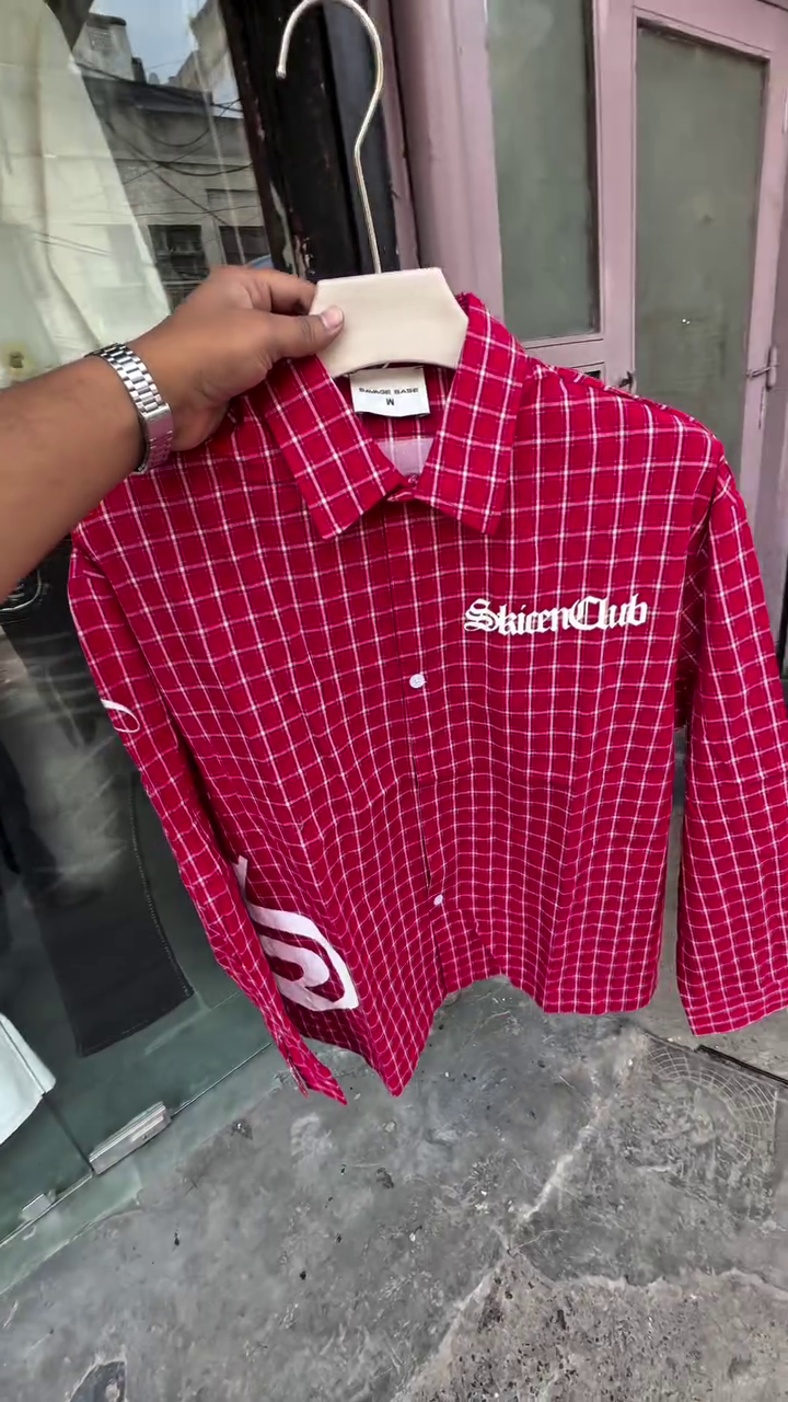 ❤️ Classic Red and White Grid Pattern Long-Sleeve Casual Shirt Featuring White Typography and Graphic Accents 🏁🤍