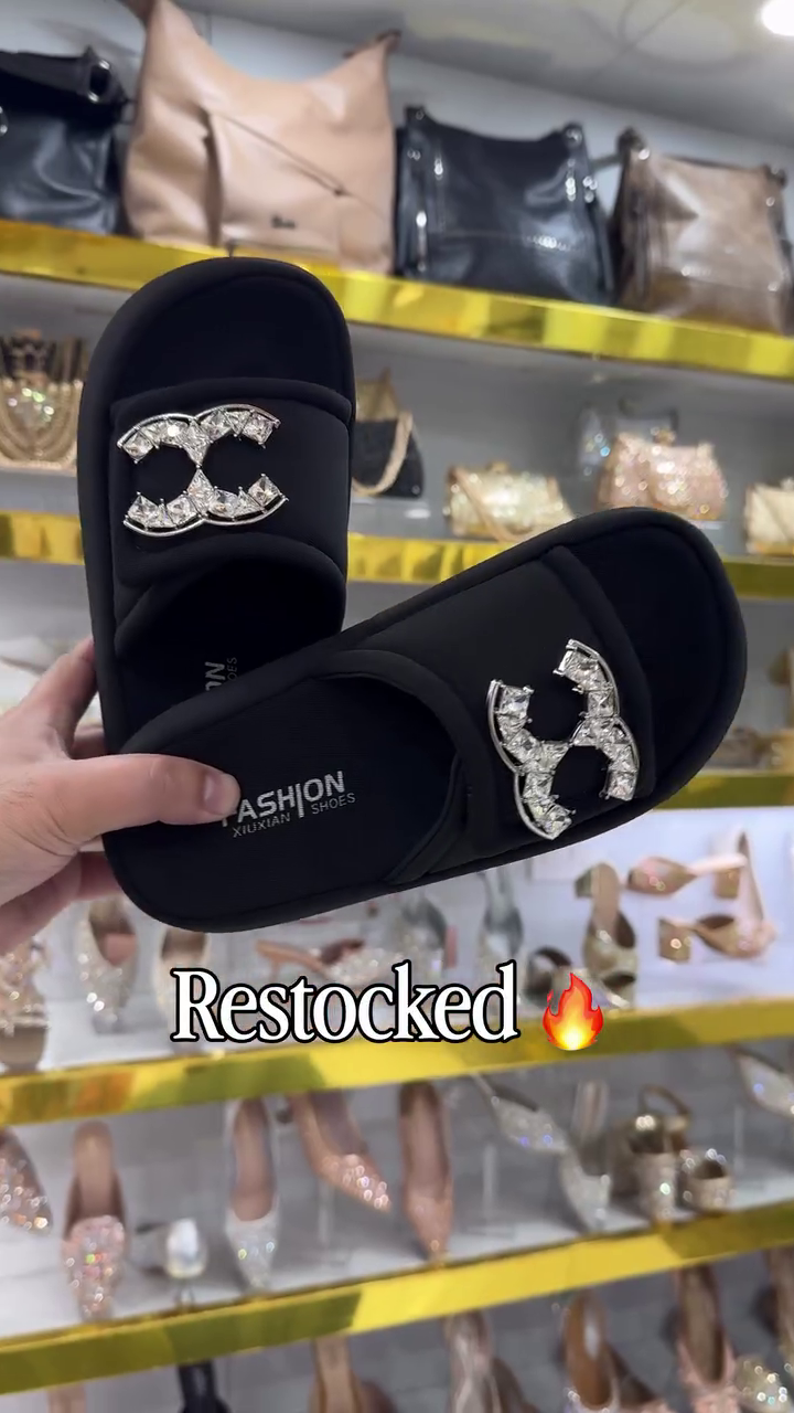 Stylish Yellow Slide Sandals With Sparkling Double-C Designer Embellishments 💛✨🩴